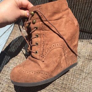 Mossimo platform booties in cognac